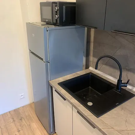 Your 11 With Parking Appartement *