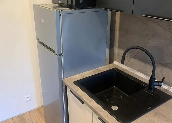 Your 11 With Parking Apartment *